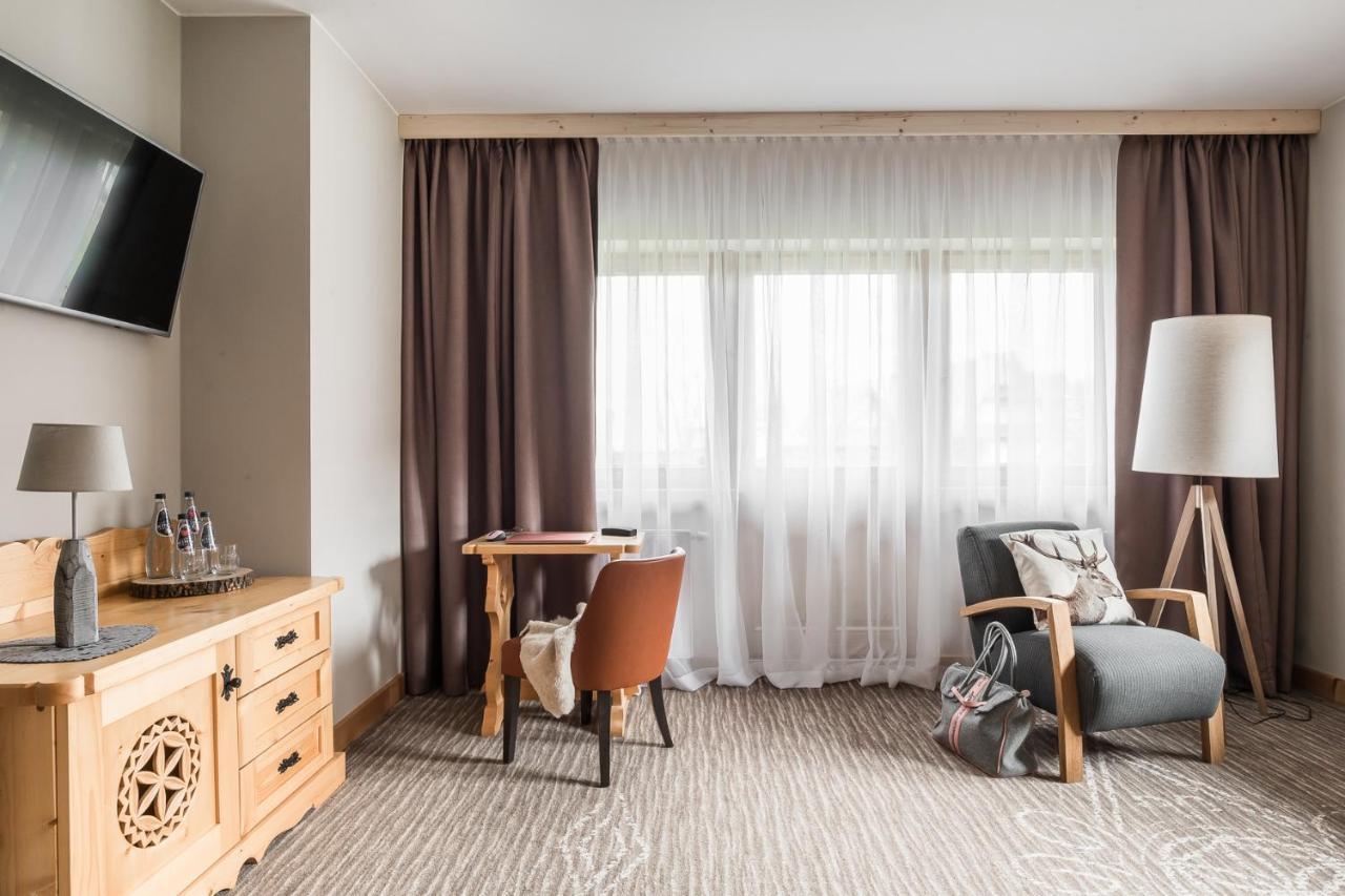 Krokus Park Residence コシチェリスコ エクステリア 写真